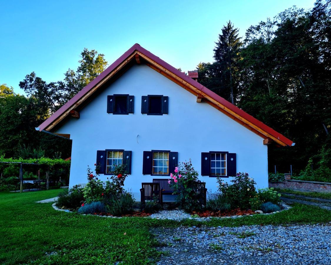 Turisticna Kmetija Hisa Ob Gozdu Pri Ptuju * Ptuj